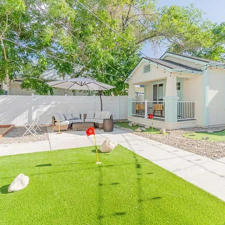 Reno Dream Cottage: Delightful 2-Bedroom Sanctuary-3